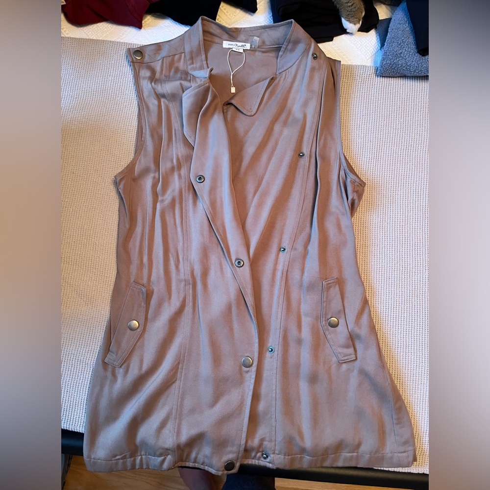 Simply Noelle Taupe Sleeveless flowy Vest